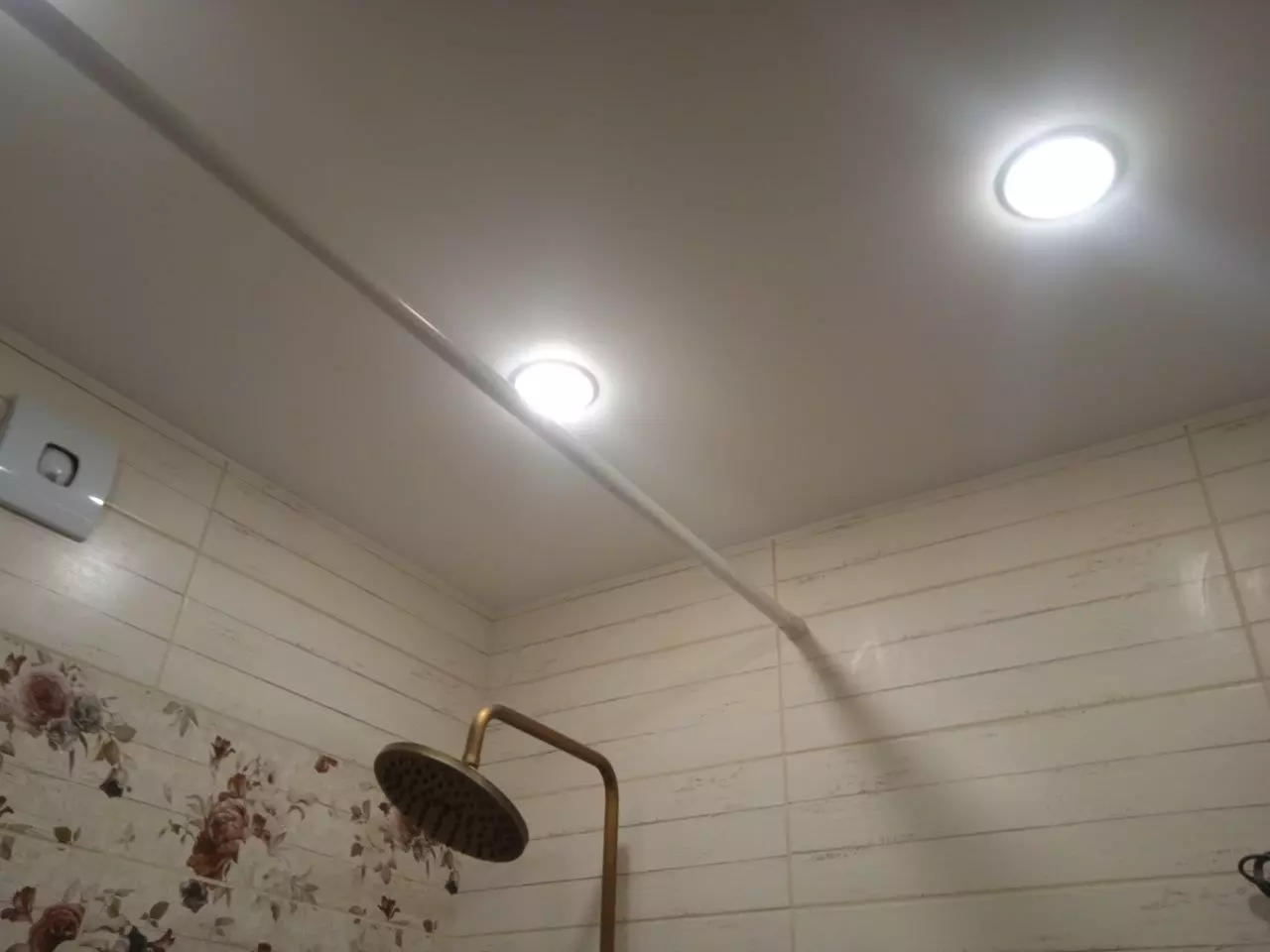 Матовый натяжной потолок в ванную, фото 3