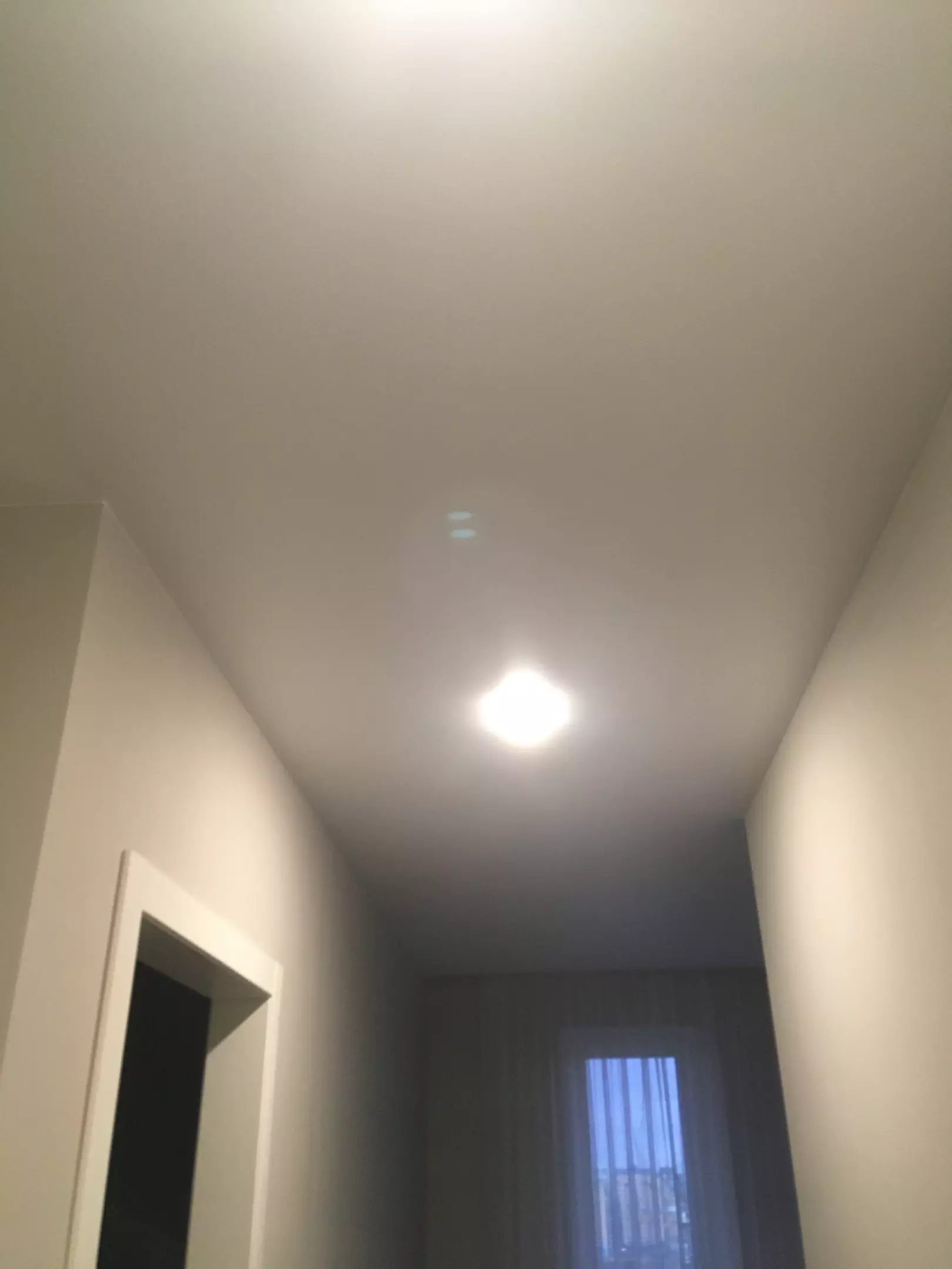 Матовый натяжной потолок в прихожую, фото 2